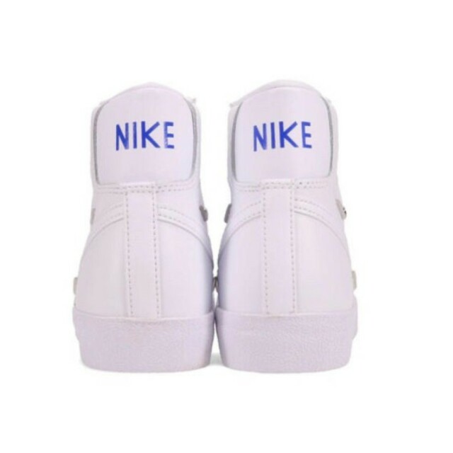NIKE(ナイキ)のナイキ NIKE W BLAZER MID  25cm ハイカット白 スニーカー レディースの靴/シューズ(スニーカー)の商品写真