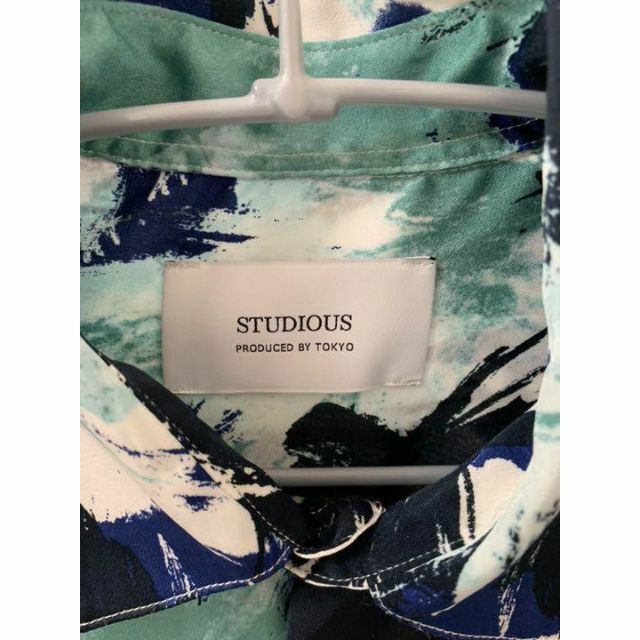 STUDIOUS(ステュディオス)のステュディオスSTUDIOS ヴィンテージパターンショートスリーブドレープシャツ メンズのトップス(Tシャツ/カットソー(半袖/袖なし))の商品写真