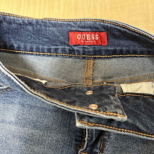 GUESS(ゲス)のゲス　デニム　ショートパンツ レディースのパンツ(ショートパンツ)の商品写真