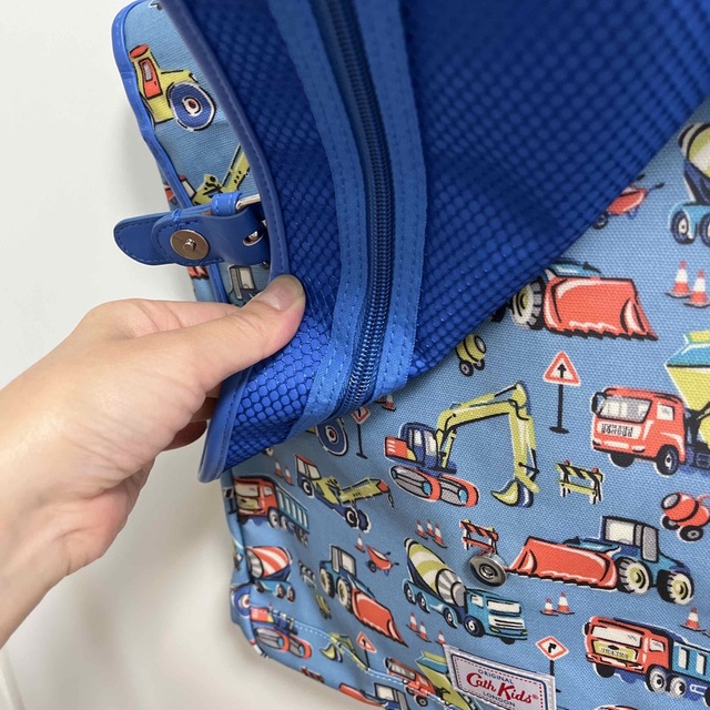 Cath Kidston(キャスキッドソン)の新品未使用 Cath Kidston 男の子 リュックサック 乗り物 はたらく車 キッズ/ベビー/マタニティのこども用バッグ(リュックサック)の商品写真