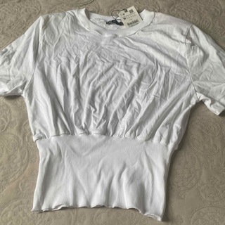 ザラ(ZARA)の新品ZARA‼︎肩パッド付きTシャツ(Tシャツ(半袖/袖なし))