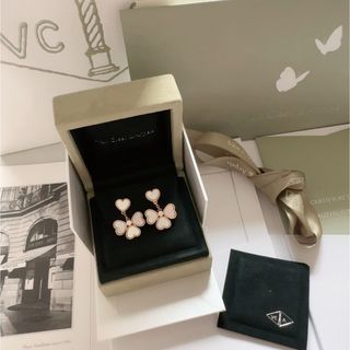 ヴァンクリーフアンドアーペル(Van Cleef & Arpels)のVan Cleef & Arpels スウィートアルハンブラ エフイヤージュ(ピアス)