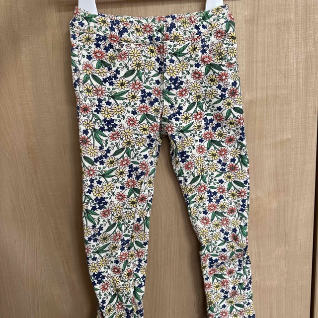 キッズ パンツ ズボン 花柄 120cm キッズ/ベビー/マタニティのキッズ服女の子用(90cm~)(パンツ/スパッツ)の商品写真