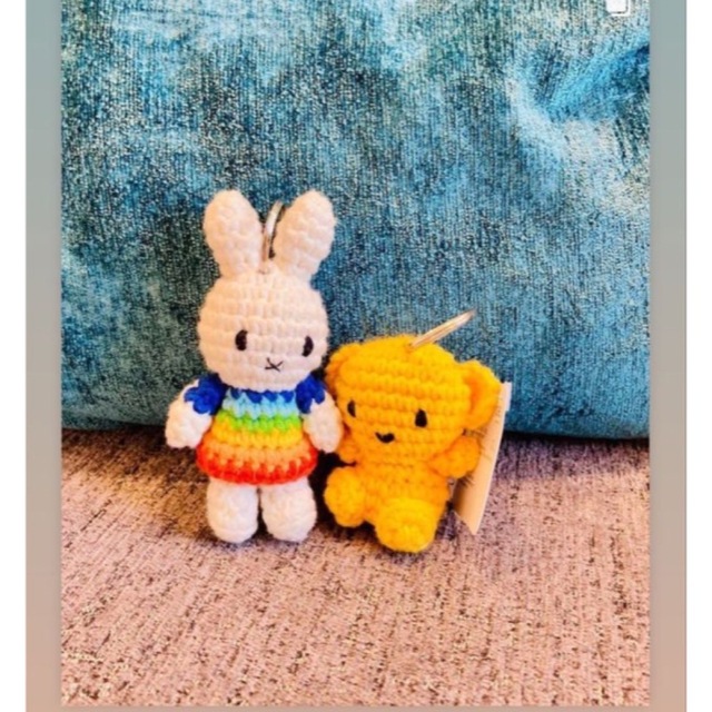 miffy(ミッフィー)の【ジャストダッチ】くまちゃんあみぐるみキーリング　テディベア黄ブルーナミッフィー エンタメ/ホビーのおもちゃ/ぬいぐるみ(キャラクターグッズ)の商品写真