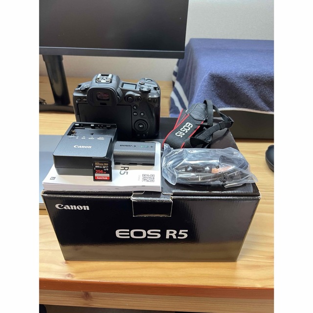 Canon EOS R5 品