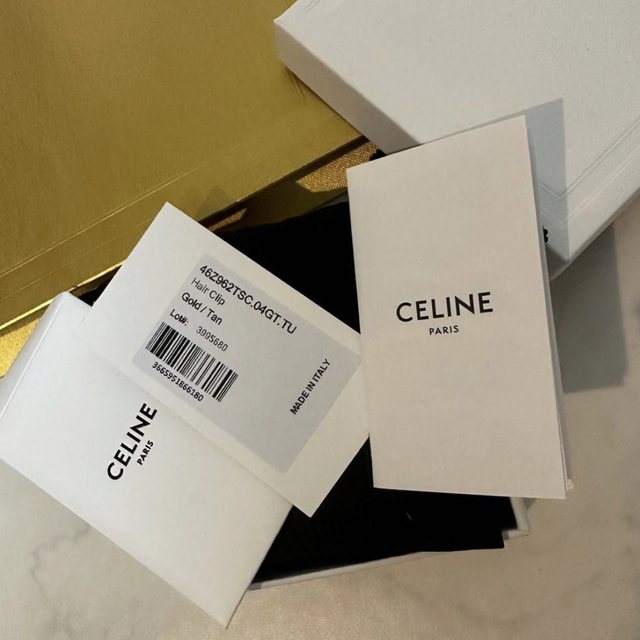 celine(セリーヌ)のCELINE バレッタ　新品未使用 レディースのヘアアクセサリー(バレッタ/ヘアクリップ)の商品写真