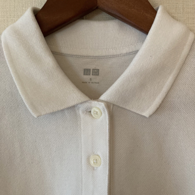 UNIQLO(ユニクロ)のUNIQLO ユニクロ　半袖　ポロシャツ　白 レディースのトップス(ポロシャツ)の商品写真