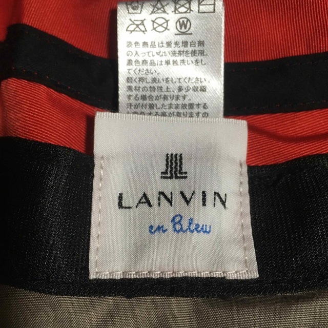 LANVIN en Bleu(ランバンオンブルー)のLANVIN en Bleu ランバンオンブルー 赤 帽子 レディースの帽子(ハット)の商品写真