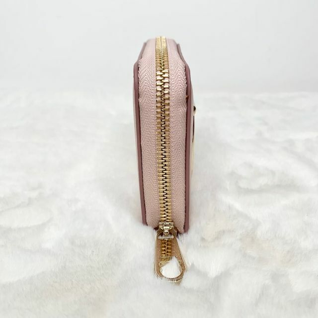 【美品】Ferragamo フェラガモ 二つ折財布 ラウンドファスナー ピンク