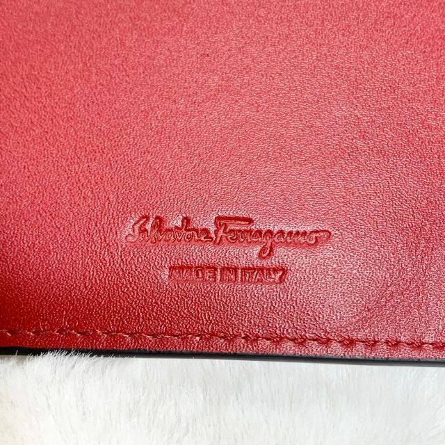 新品】フェラガモ ガンチーニ カードケース 名刺入れ ピンクレッド
