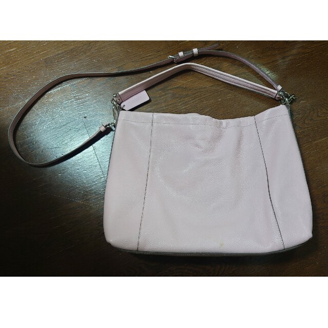 COACH(コーチ)のCOACH ファスナー付きハンドバッグ 薄ピンク 美品 レディースのバッグ(ハンドバッグ)の商品写真