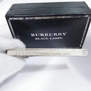 バーバリー(BURBERRY)のバーバリーブラックレーベル　ネクタイピン　カラーシルバー　箱付き(ネクタイピン)