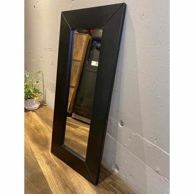 IKEA - 美品 IKEA シックな黒の 壁掛け 立て掛け ミラー 鏡 IKEA - 美品 IKEA シックな黒の 壁掛け 立て掛け ミラー 鏡