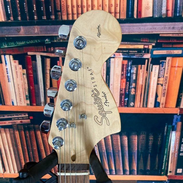 【5642】送料込み Squier By Fender Stratocaster