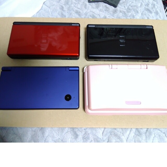 ＤＳ✨ＤＳi✨ＤＳライト✕２✨本体＋ソフト