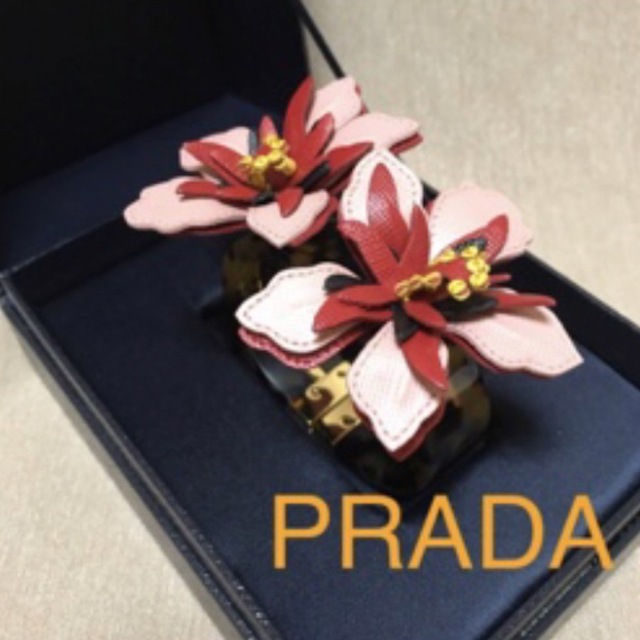 レア☆PRADA プラダ　バングル ピンク レッド 花　フラワー　ブレスレット