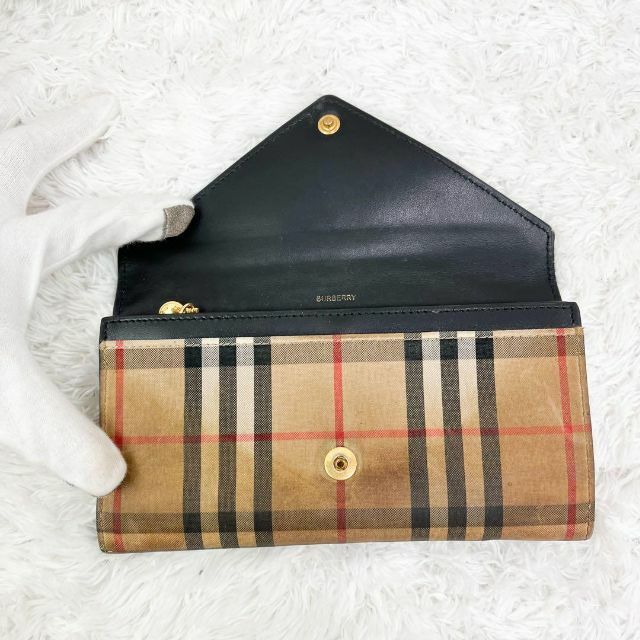 BURBERRY(バーバリー)の美品✨バーバリー　長財布　フラップ　 ヴィンテージ　ノバチェック　金ボタン レディースのファッション小物(財布)の商品写真