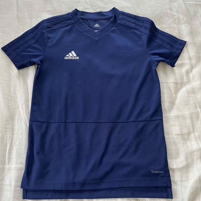 adidas(アディダス)のアディダス Tシャツ 130 男の子 キッズ/ベビー/マタニティのキッズ服男の子用(90cm~)(Tシャツ/カットソー)の商品写真