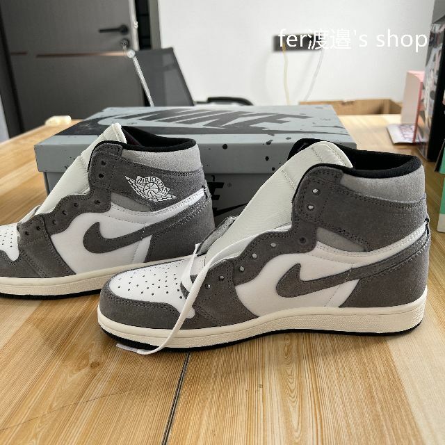 有名なブランド NIKE エアジョーダン1 レトロ ハイOG ブラック アンド