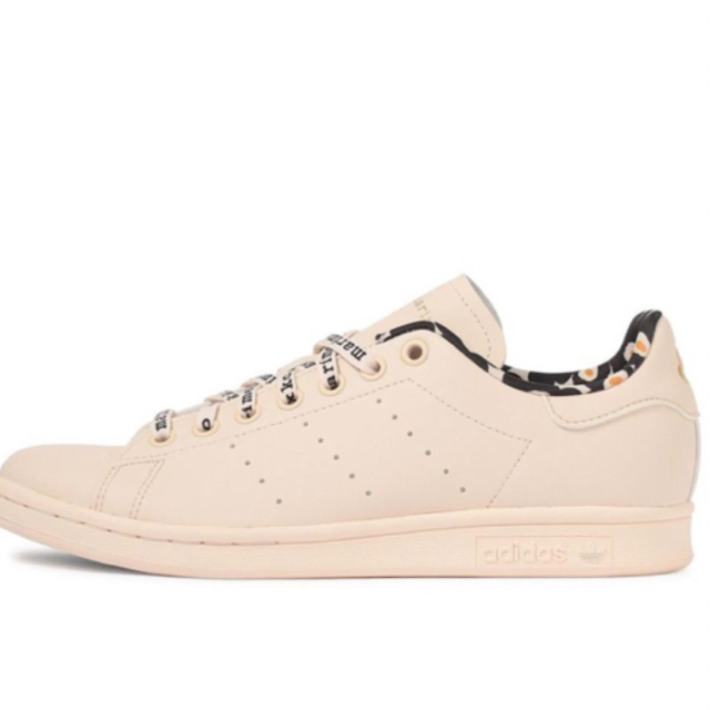 STANSMITH（adidas）(スタンスミス)の【新品未使用】マリメッコ✖️アディダス　スタンスミス　GX8847 レディースの靴/シューズ(スニーカー)の商品写真