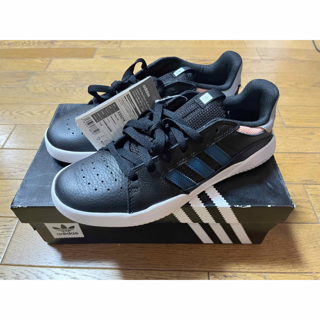 スニーカー【新品】adidas VRX LOW スニーカー EE6215 25.5cm