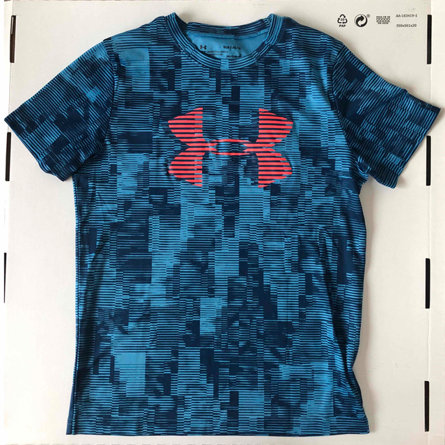 UNDER ARMOUR(アンダーアーマー)のキッズ130-140cmサッカーウェア キッズ/ベビー/マタニティのキッズ服男の子用(90cm~)(Tシャツ/カットソー)の商品写真