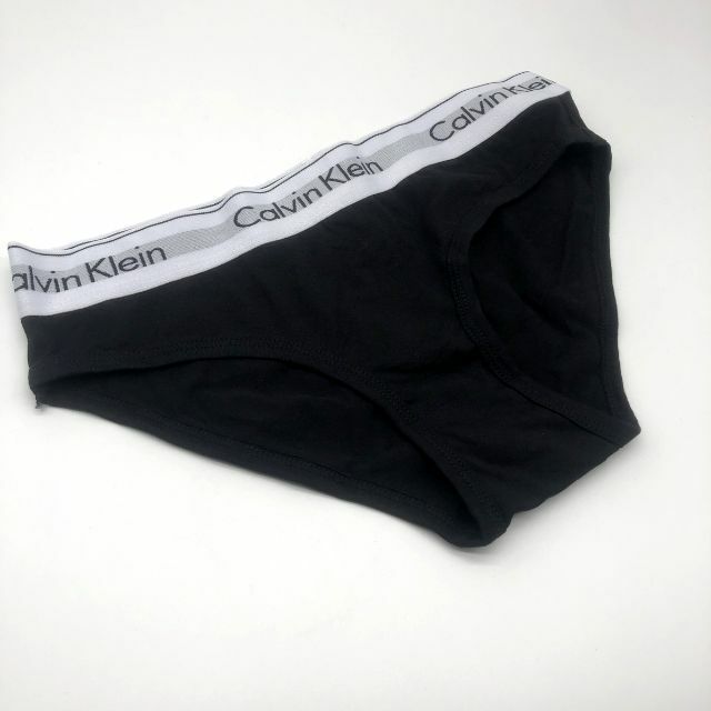 ck Calvin Klein(シーケーカルバンクライン)のカルバンクライン　レディース 上下セット　下着　クロスブラ　Sサイズ　黒 レディースの下着/アンダーウェア(ブラ&ショーツセット)の商品写真