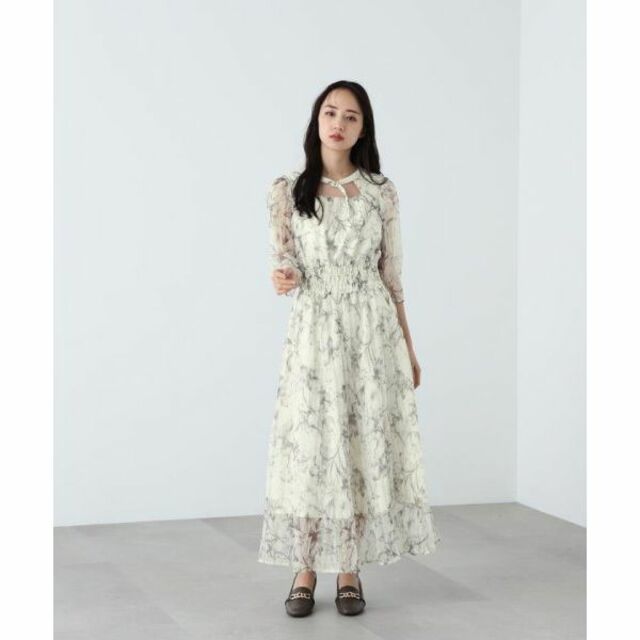 JILL by JILLSTUART(ジルバイジルスチュアート)のリリィプリントシャーリングワンピース　　ブラック レディースのワンピース(ロングワンピース/マキシワンピース)の商品写真