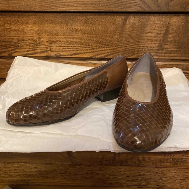 菊池武雄の靴　ブラウン系メッシュパンプス(未使用、実家保管品) レディースの靴/シューズ(ハイヒール/パンプス)の商品写真