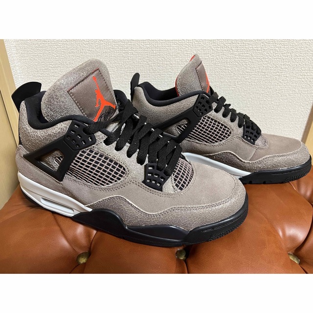 Jordan Brand（NIKE）(ジョーダン)のNIKE AIR JORDAN 4 RETRO TAUPE HAZE 27cm メンズの靴/シューズ(スニーカー)の商品写真