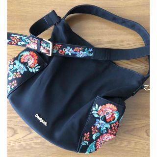 デシグアル(DESIGUAL)の『専用』デシグアルのショルダーバック(used品)黒(ショルダーバッグ)