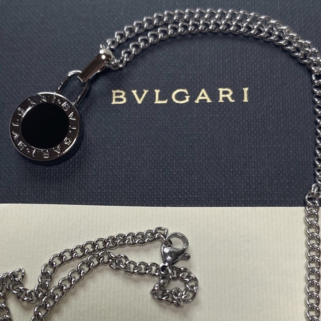 【新品正規品】BVLGARI ペンダント チャーム +チェーン 革紐 ネックレス