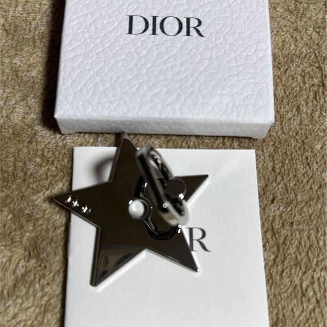 Dior(ディオール)のDIOR ディオール　携帯　リングホルダー スマホ/家電/カメラのスマホアクセサリー(その他)の商品写真