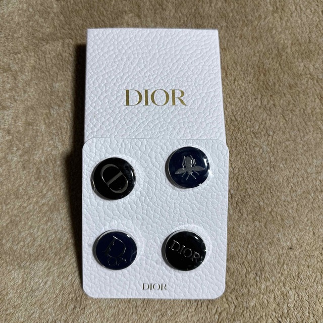 Dior(ディオール)のDIOR ディオール　限定ピン エンタメ/ホビーのコレクション(ノベルティグッズ)の商品写真