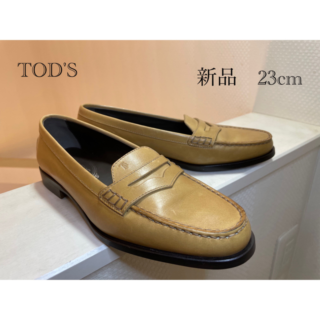 TOD'S(トッズ)のミッキー様専用　新品トッズ　ローファー　23cm レディースの靴/シューズ(ローファー/革靴)の商品写真