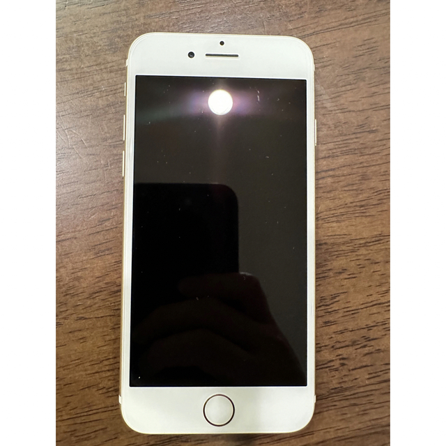 iPhone(アイフォーン)のSIMフリー iPhone7 128GB ゴールド  スマホ/家電/カメラのスマートフォン/携帯電話(スマートフォン本体)の商品写真