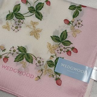 ウェッジウッド(WEDGWOOD)の値下げ📌ウェッジウッド☆シルク50%大判ハンカチーフ58×58🍓(ハンカチ)