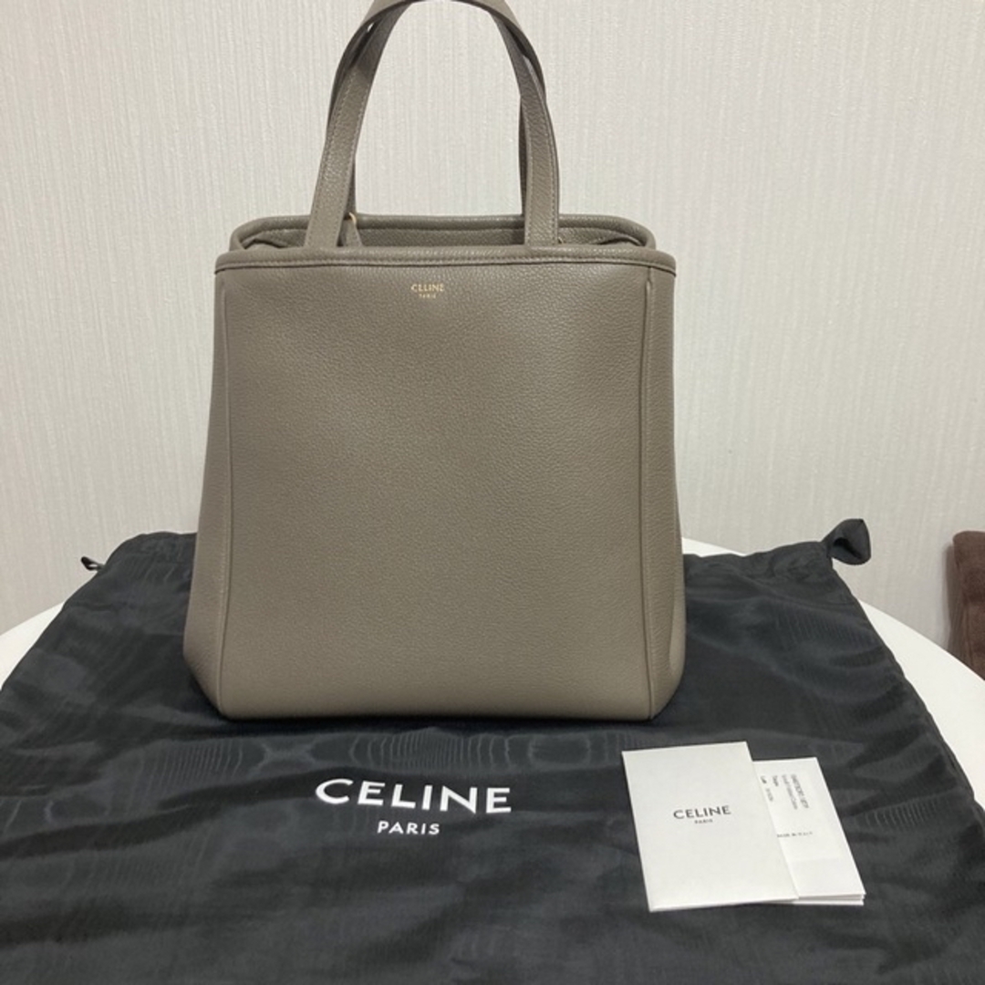 セリーヌ CELINE スモール フォールドカバ カーフスキン-www