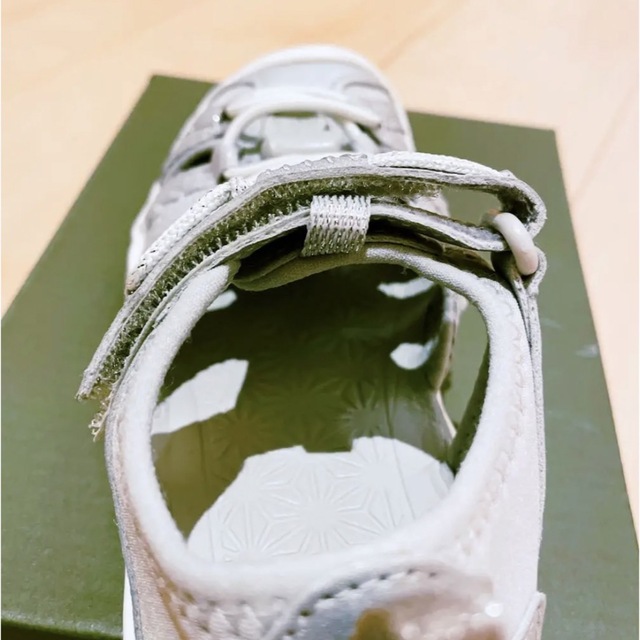 KEEN(キーン)の【美品】keen MOXIE SANDAL キッズ/ベビー/マタニティのキッズ靴/シューズ(15cm~)(サンダル)の商品写真