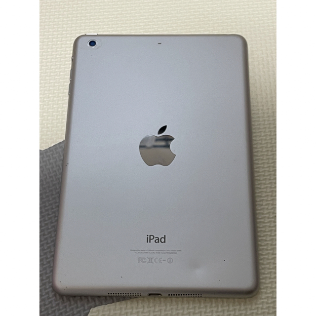 Apple(アップル)のiPad mini 2 16GB シルバー ME279J／A スマホ/家電/カメラのPC/タブレット(タブレット)の商品写真