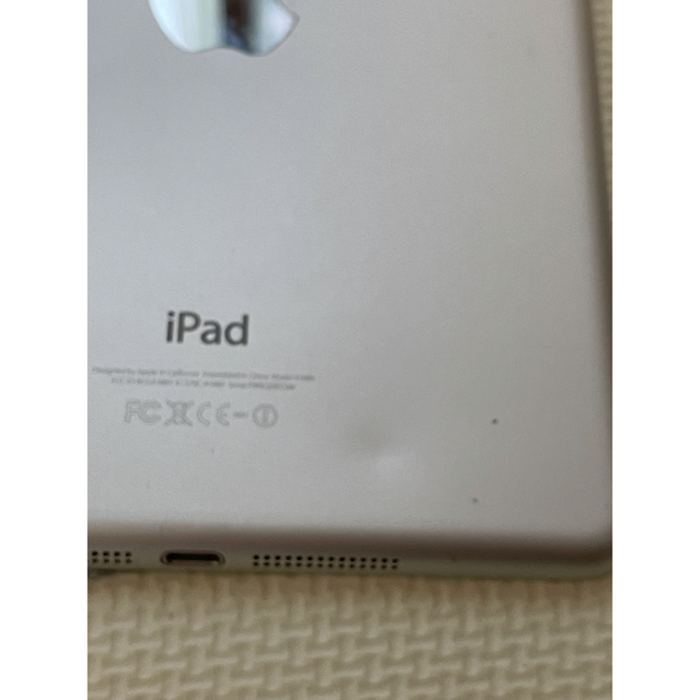 Apple(アップル)のiPad mini 2 16GB シルバー ME279J／A スマホ/家電/カメラのPC/タブレット(タブレット)の商品写真