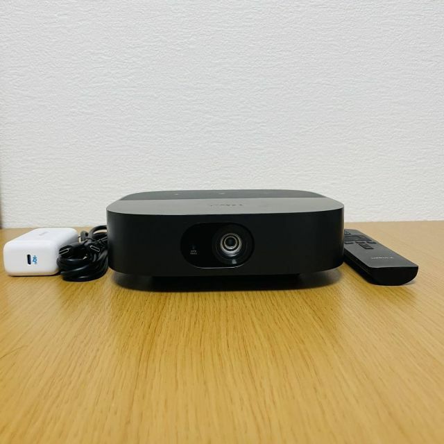 Anker Nebula Vega Portable ホーム プロジェクター スマホ/家電/カメラのテレビ/映像機器(プロジェクター)の商品写真