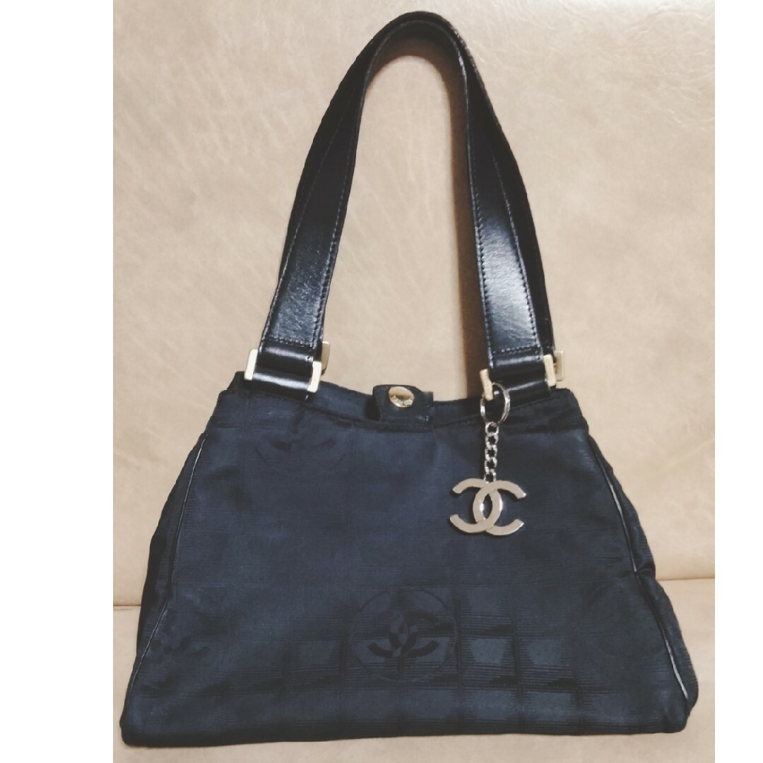 CHANEL - シャネル✨CHANEL♥本物鑑定済✨ ニュートラベルライン