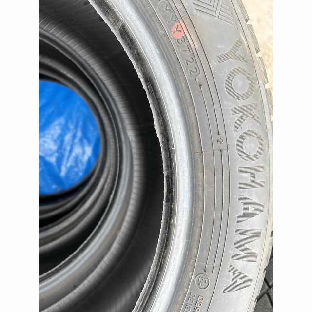 YOKOHAMA 215/55R17 22年製 スタッドレスタイヤの通販 by ai shop|ラクマ