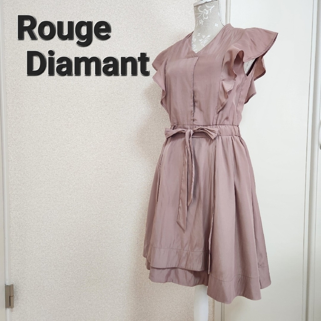 RD Rouge Diamant(アールディールージュディアマン)のリボン付きフリルワンピース レディースのワンピース(ひざ丈ワンピース)の商品写真