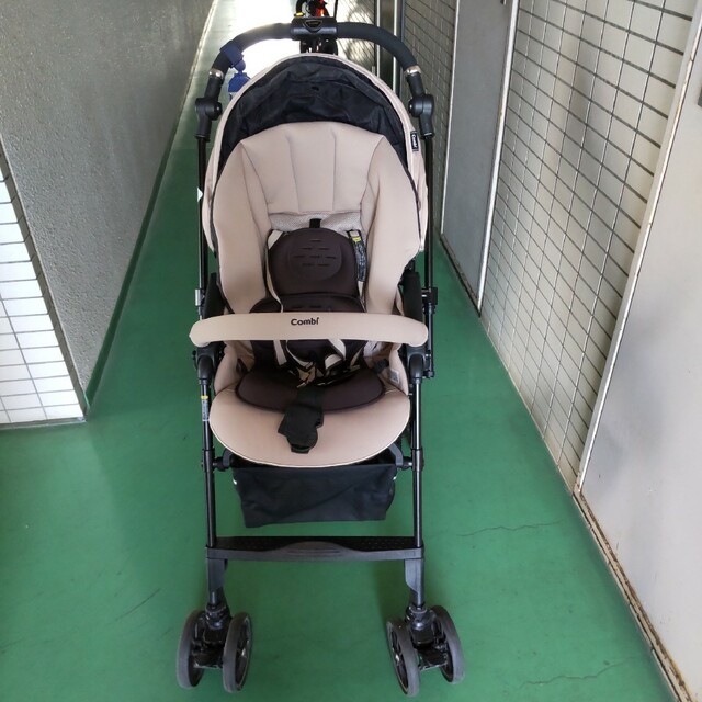 今ならほぼ即納! コンビ メチャカルハンディオート4キャス compact