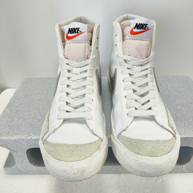 NIKE(ナイキ)の24cm【NIKE WMNS BLAZER MID 77】ナイキ ブレザー レディースの靴/シューズ(スニーカー)の商品写真