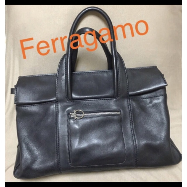 《極美品》Ferragamo（フェラガモ）レザー ハンドバッグ ブラック 黒