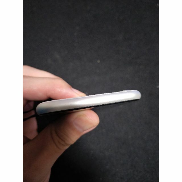 【美品】iPhone SE2 ホワイト 256 GB SIMフリー