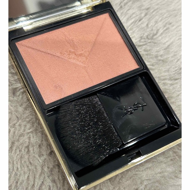 Yves Saint Laurent(イヴサンローラン)のイブサンローラン　ブラッシュクチュール5 コスメ/美容のベースメイク/化粧品(チーク)の商品写真